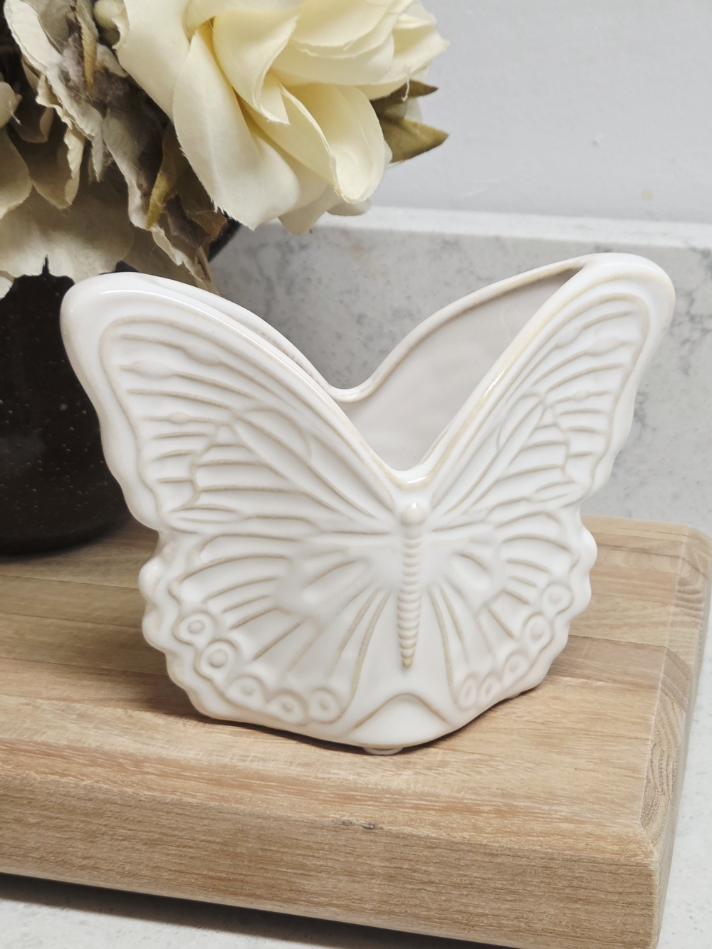 Elegant Butterfly Ceramic Planter/Vase - Ivory